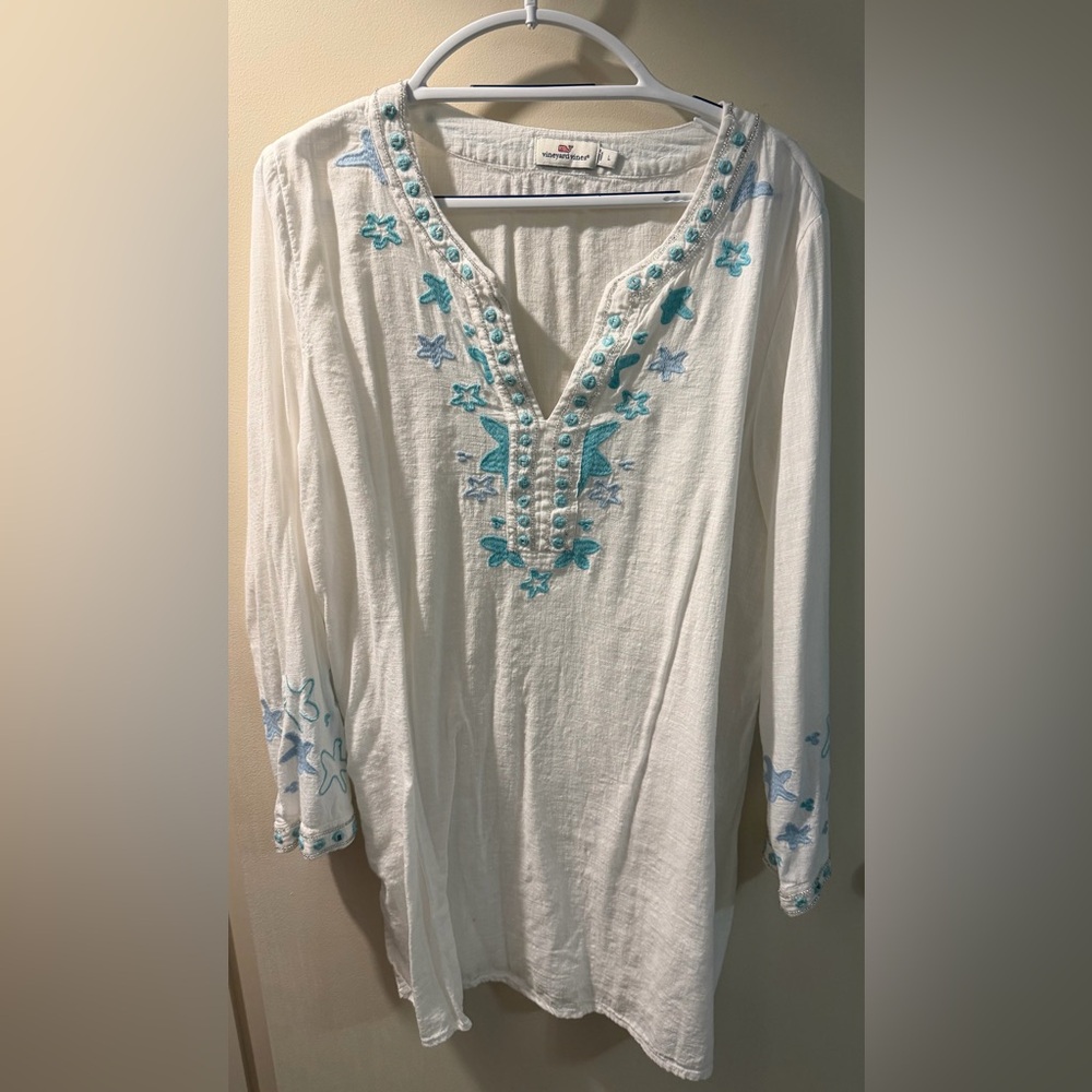 Vineyard Vines White Tunic Beach coverup with Blue starfish Embroidery